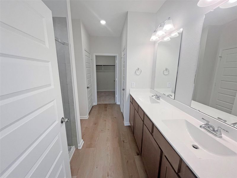 The Robin II- Primary Bathroom. Sample image to be used for example only, colors, options and upgrades vary.