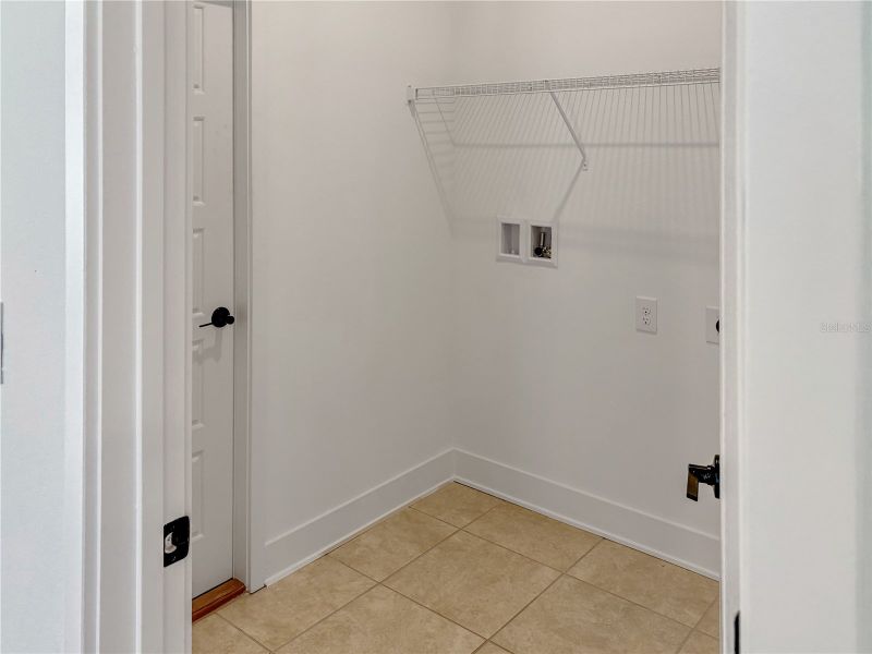 Spacious, unfurnished interior of a new home in Arbor Park, Leesburg (Image 12). Spacious, unfurnished interior of a new home in Arbor Park, Leesburg (Image 12).