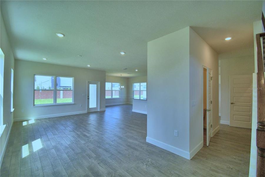 Spacious, unfurnished interior of a new home in Lake Juliana Estates, Auburndale (Image 30).