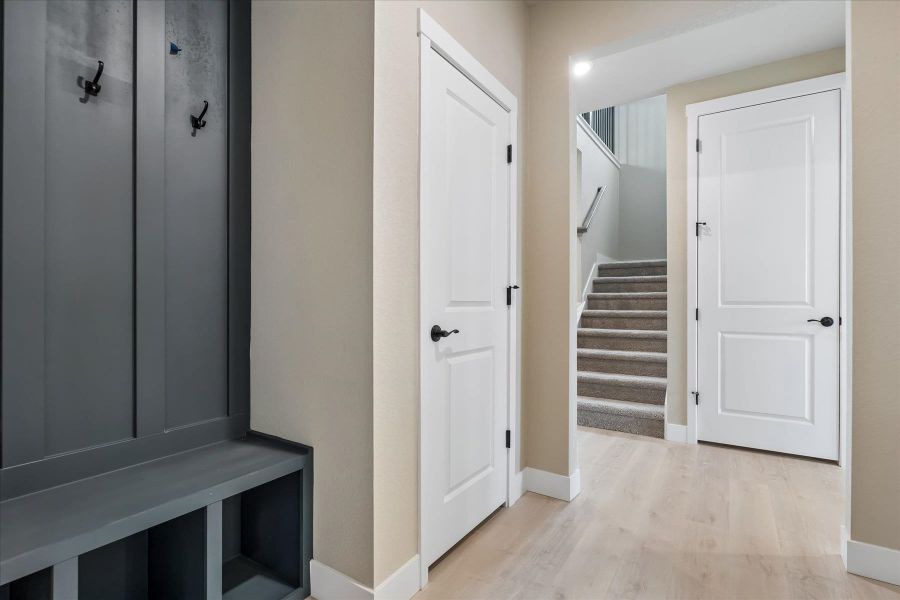 Spacious, unfurnished interior of a new home in Aspen Meadows-4, Colorado Springs (Image 19).