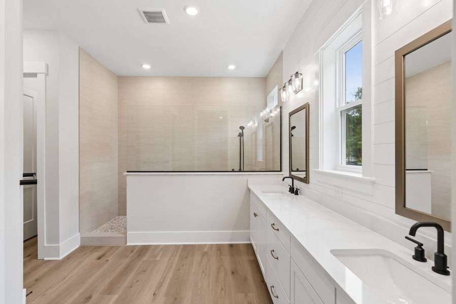 Owner's Bath Owner's Bath