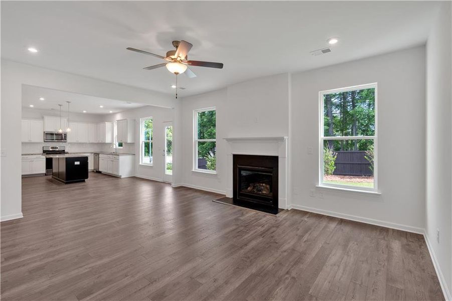 Spacious, unfurnished interior of a new home in The Overlook at Factory Shoals, Mableton (Image 17).
