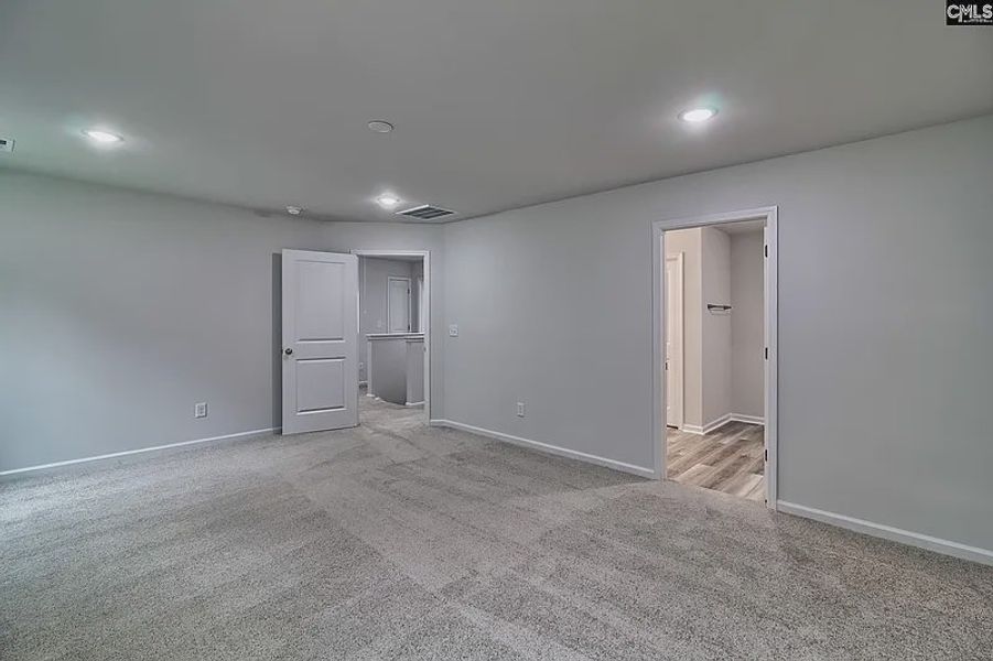 Spacious, unfurnished interior of a new home in Emanuel Creek, West Columbia (Image 36).