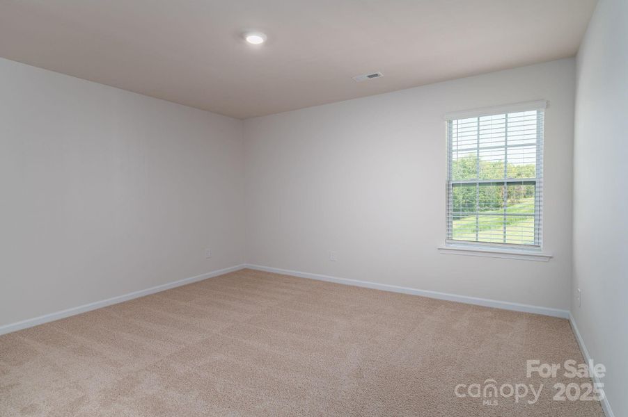 Spacious, unfurnished interior of a new home in Mills at Long Creek, Dallas (Image 30).