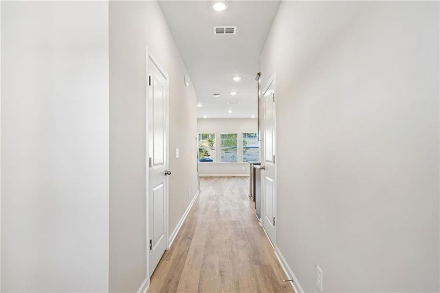 Spacious, unfurnished interior of a new home in Brooks Lake, Loganville (Image 20). Spacious, unfurnished interior of a new home in Brooks Lake, Loganville (Image 20).