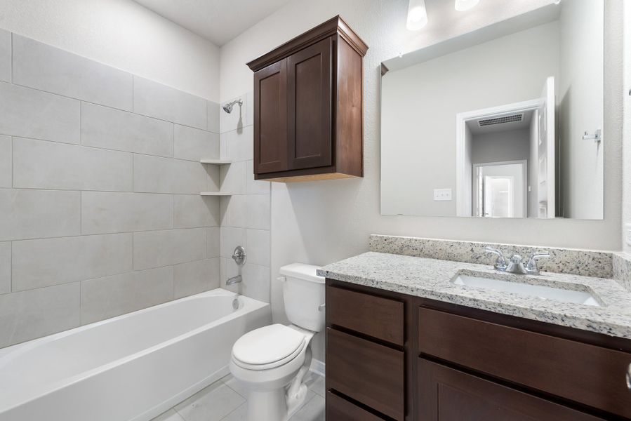 Furnished interior view inside a new home in Arroyo Ranch, Seguin (Image 6).