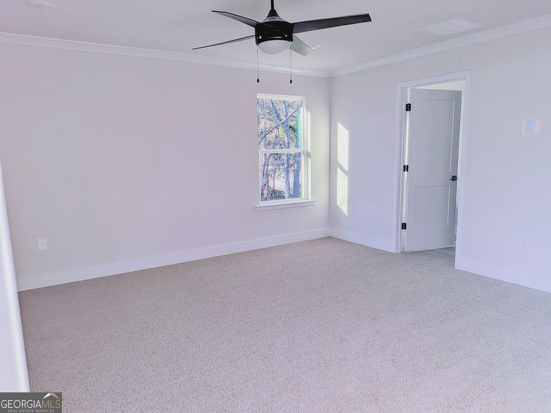 Spacious, unfurnished interior of a new home in Canterbury Villas, Carrollton (Image 19).