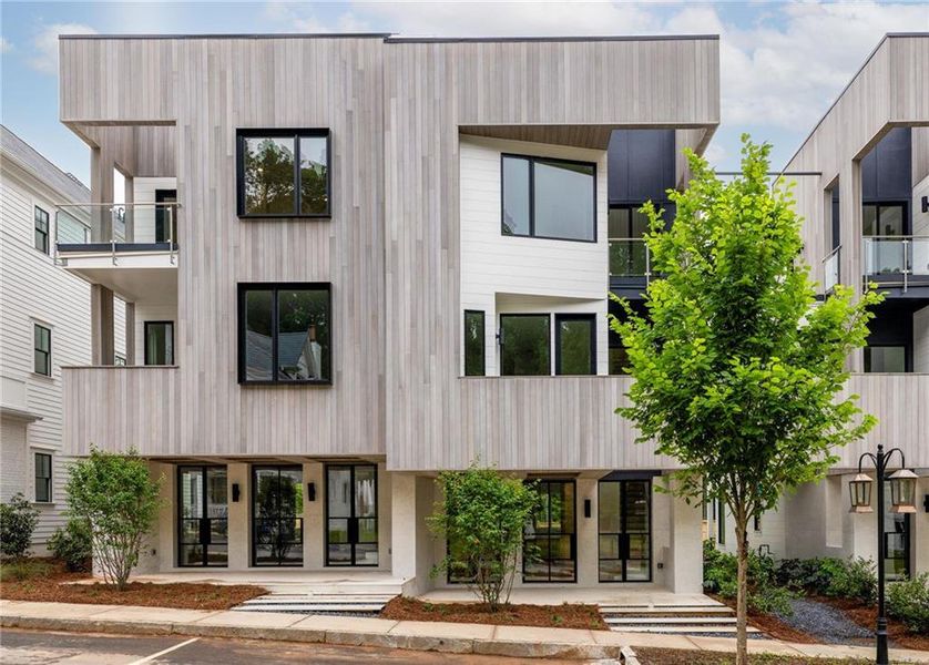 Condo located in Chattahoochee Hills, GA showcasing its design and architecture (Image 5).