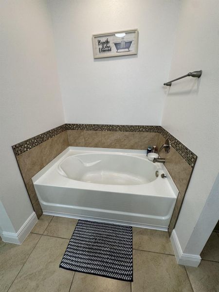 Furnished interior view inside a new home in , Port St. Lucie (Image 3).