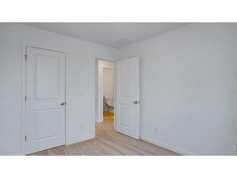 Spacious, unfurnished interior of a new home in Tailholt, Severance (Image 22).