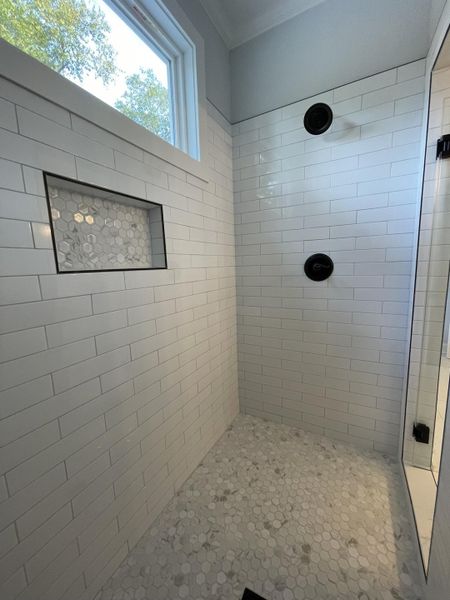 Spacious, unfurnished interior of a new home in , Summerton (Image 8).