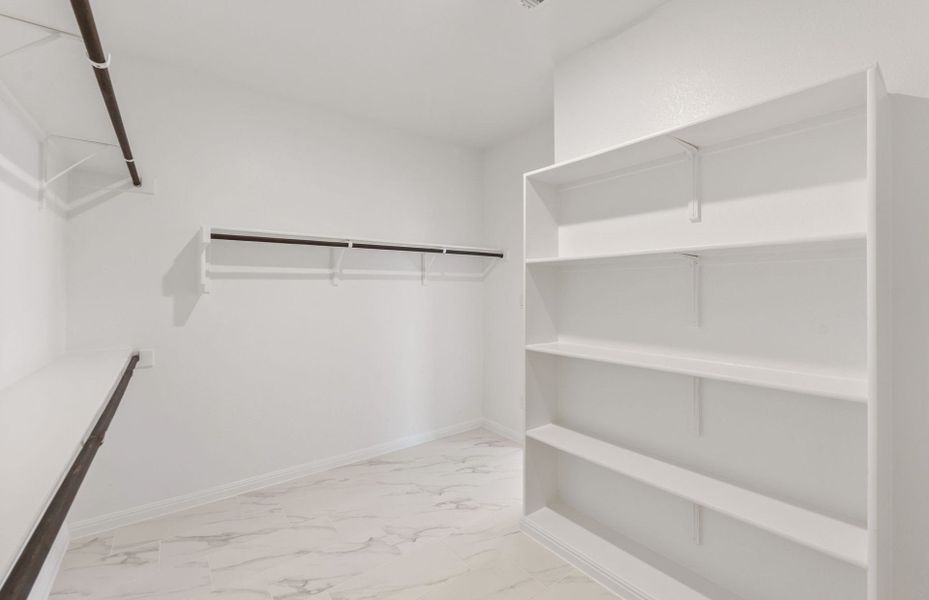 Spacious, unfurnished interior of a new home in Bluffview Reserve, Leander (Image 53).