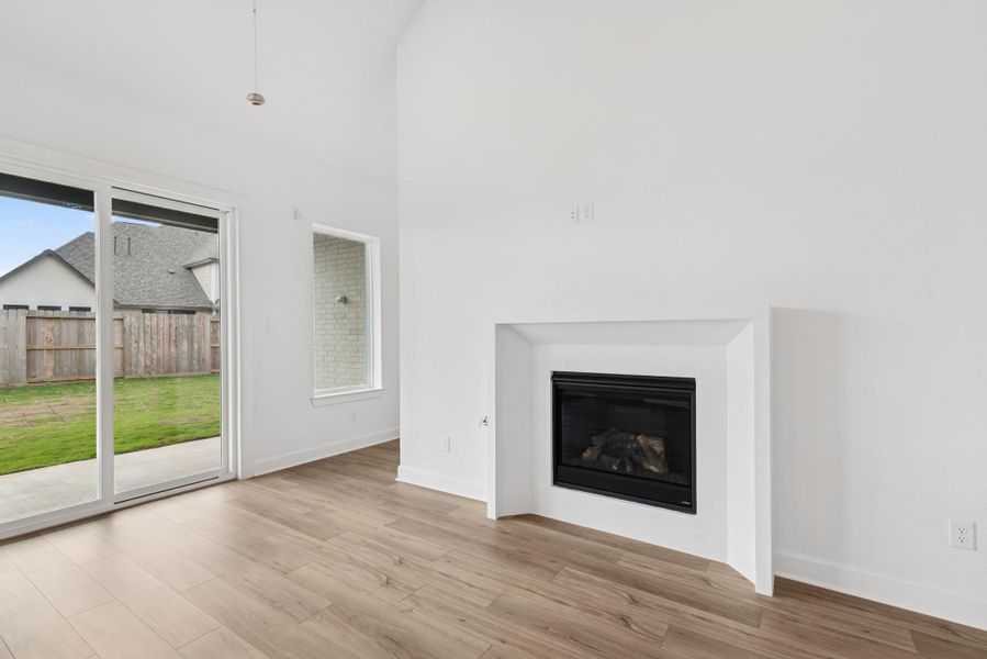 Spacious, unfurnished interior of a new home in Jordan Ranch 70' Homesites, Fulshear (Image 25).