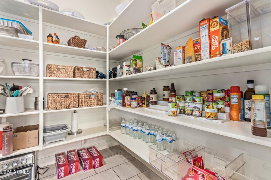 GIANT Walk-in Pantry