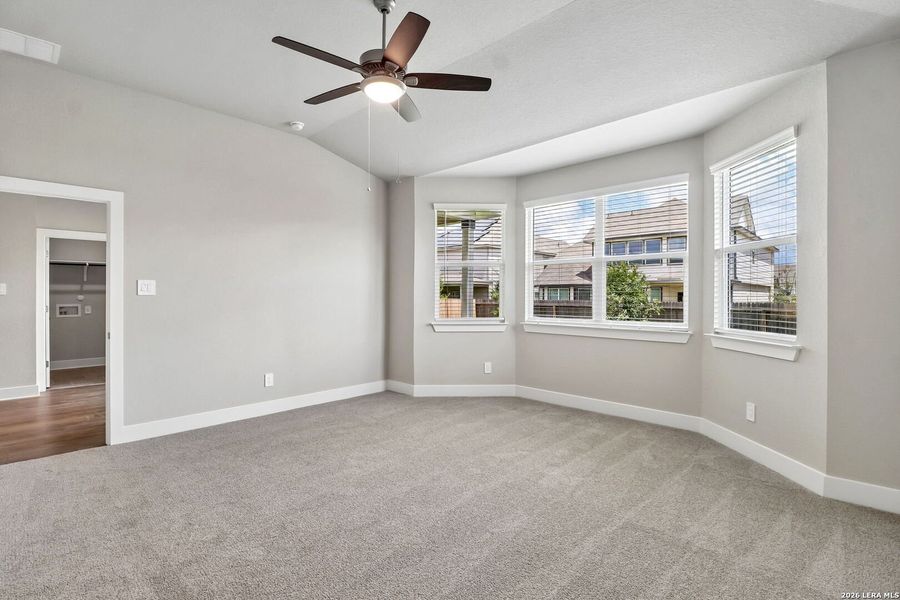 Spacious, unfurnished interior of a new home in Estancia Ranch - Premier Series, San Antonio (Image 31).