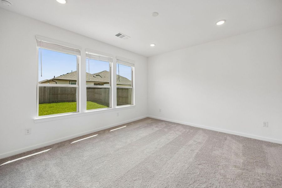 Spacious, unfurnished interior of a new home in Mavera, Conroe (Image 35).