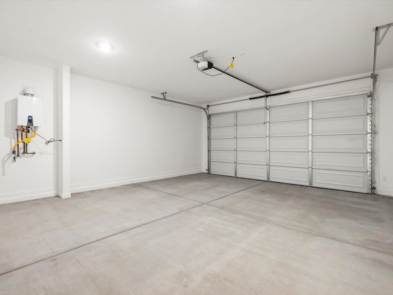 Spacious, unfurnished interior of a new home in Entrada Estate Series, Tolleson (Image 20).