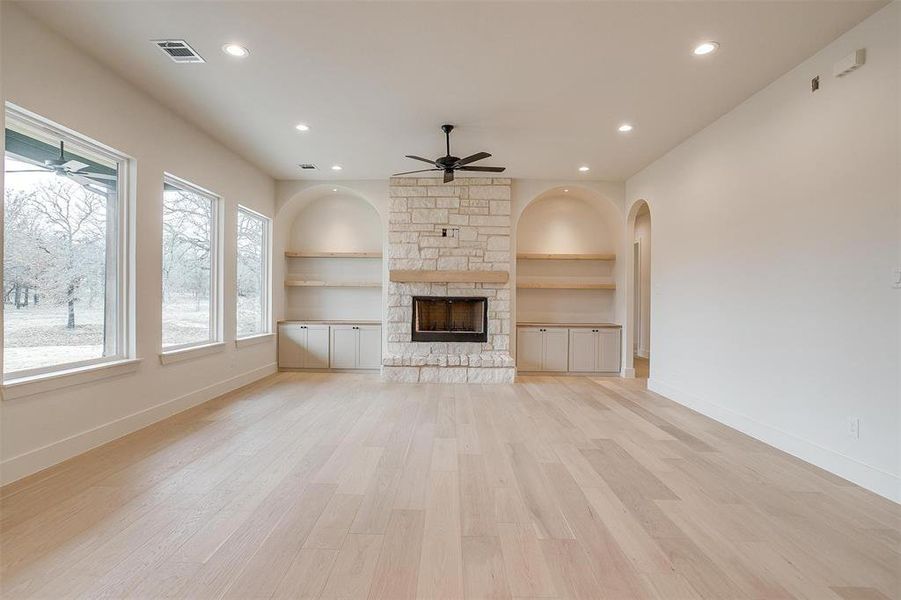 Furnished interior view inside a new home in , Lipan (Image 6).