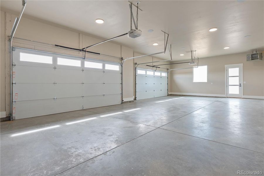 Spacious, unfurnished interior of a new home in , Fort Lupton (Image 41).