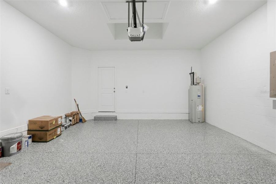 Spacious, unfurnished interior of a new home in , St. Petersburg (Image 25).