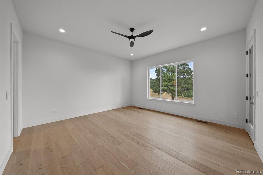 Primary suite - unstaged.