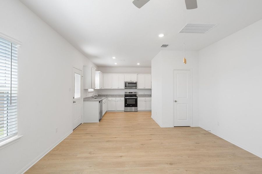 Spacious, unfurnished interior of a new home in Cypress Trails at Bauer Landing, Hockley (Image 7). Spacious, unfurnished interior of a new home in Cypress Trails at Bauer Landing, Hockley (Image 7).