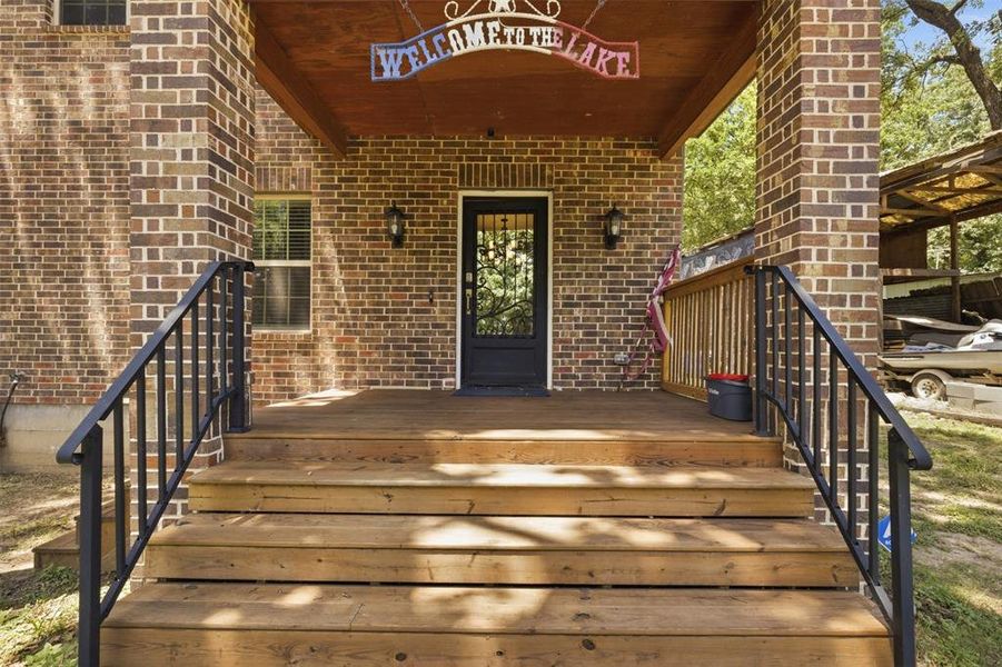 Exterior details and patio area of a home in , Mabank (Image 18).