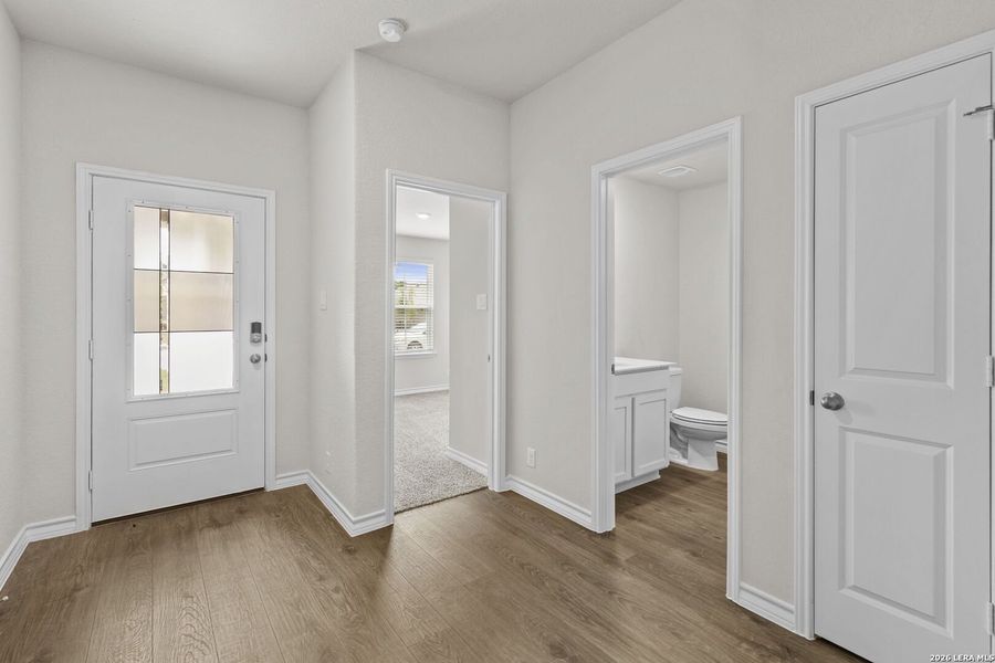 Spacious, unfurnished interior of a new home in Brookstone Creek, San Antonio (Image 14).