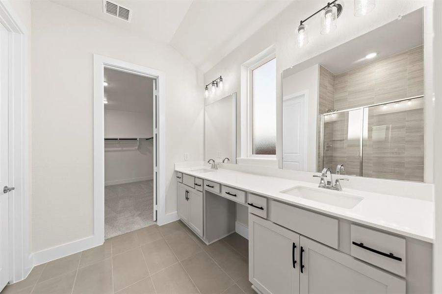 16. 7204 Indian Paintbrush - Bath (3)