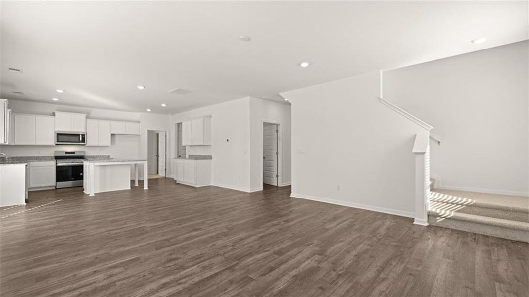 Spacious, unfurnished interior of a new home in Bridle Creek, Locust Grove (Image 20).