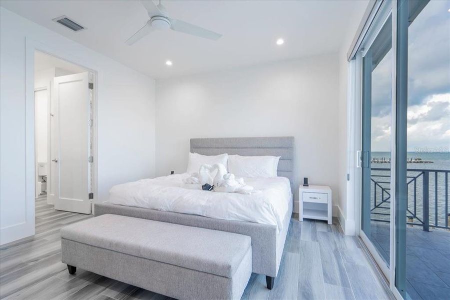 Furnished interior view inside a new home in , Marathon (Image 66). Furnished interior view inside a new home in , Marathon (Image 66).