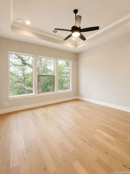 Spacious, unfurnished interior of a new home in , Canyon Lake (Image 19).