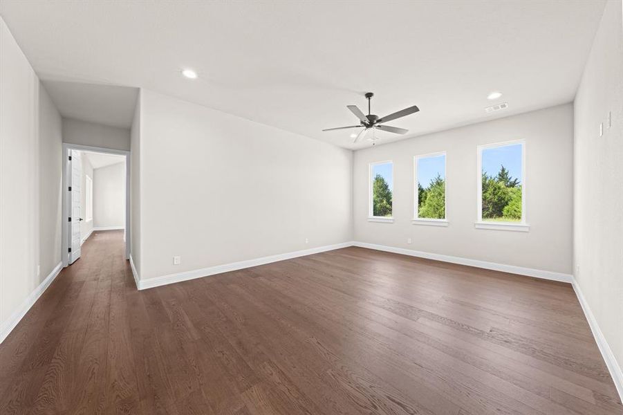 Spacious, unfurnished interior of a new home in , Waxahachie (Image 14). Spacious, unfurnished interior of a new home in , Waxahachie (Image 14).