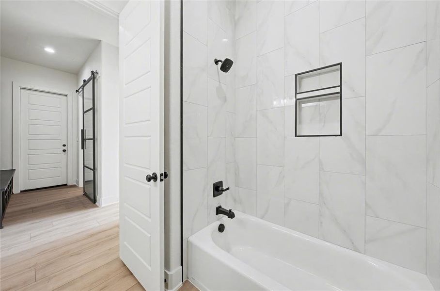 Furnished interior view inside a new home in , Temple (Image 16).