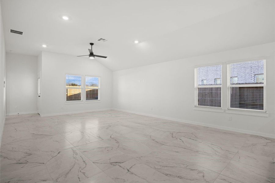 Spacious, unfurnished interior of a new home in Foxtail Palms, Manvel (Image 17). Spacious, unfurnished interior of a new home in Foxtail Palms, Manvel (Image 17).