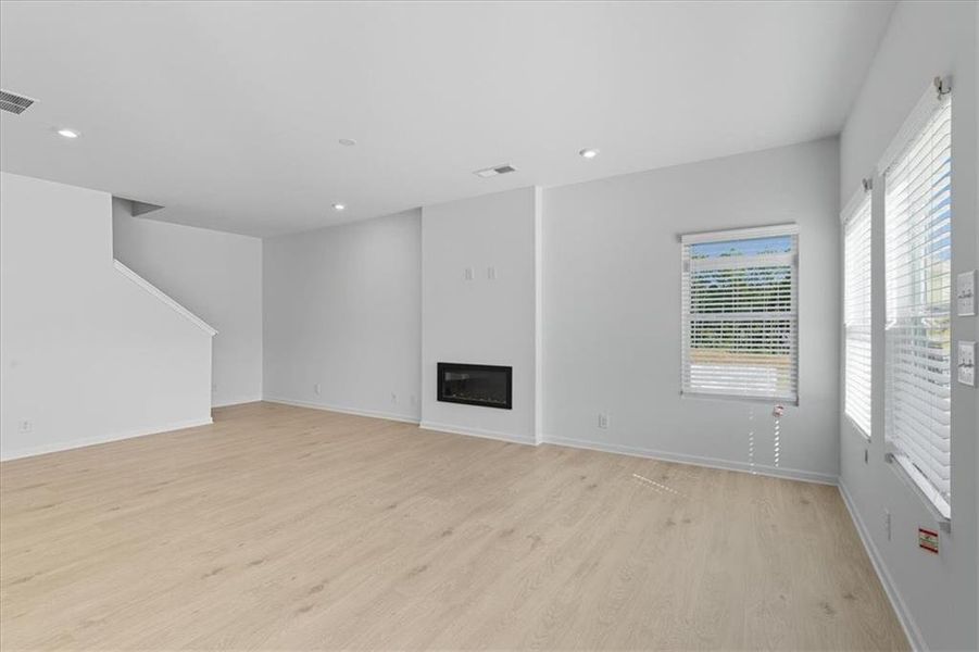 Spacious, unfurnished interior of a new home in Park Center Pointe, Austell (Image 29).