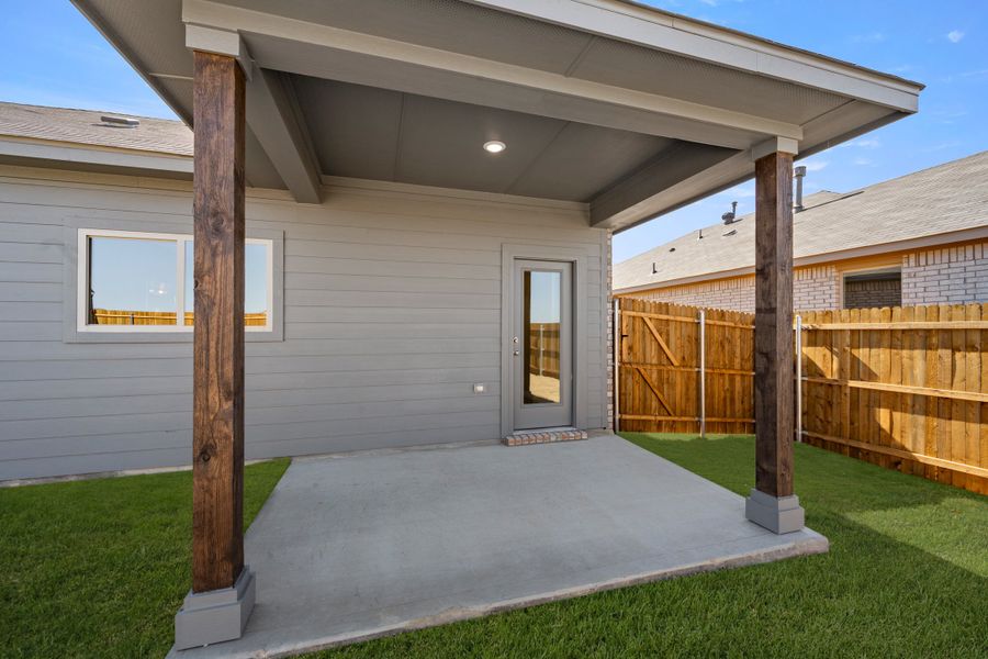 Exterior details and patio area of a home in Baker Farms, Cleburne (Image 3).