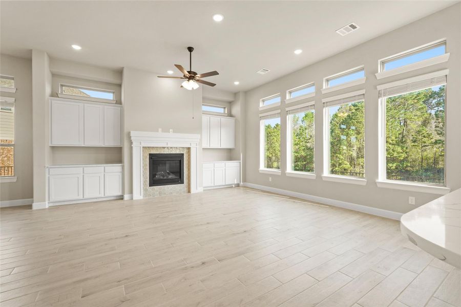 Spacious, unfurnished interior of a new home in Waterstone on Lake Conroe, Montgomery (Image 21).