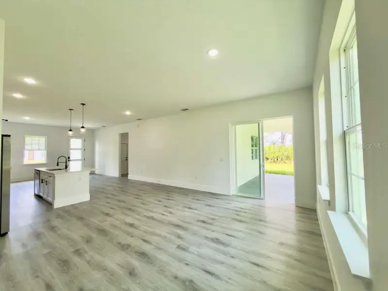 Spacious, unfurnished interior of a new home in , Ocala (Image 40).