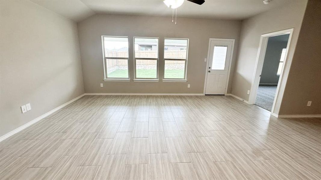Spacious, unfurnished interior of a new home in Sunnycreek, Fort Worth (Image 5). Spacious, unfurnished interior of a new home in Sunnycreek, Fort Worth (Image 5).