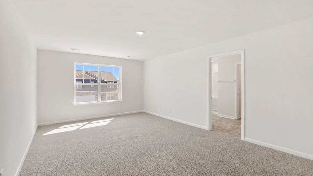 Spacious, unfurnished interior of a new home in Durbin Meadows Traditions, Fountain Inn (Image 33).