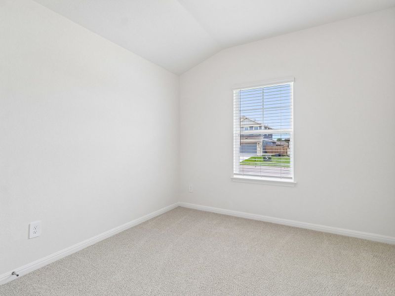Spacious, unfurnished interior of a new home in Riverbend at Double Eagle - Reserve Collection, Cedar Creek (Image 11).