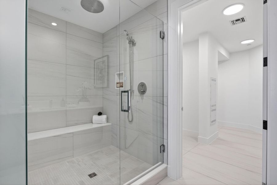 Furnished interior view inside a new home in , Fort Lauderdale (Image 6).