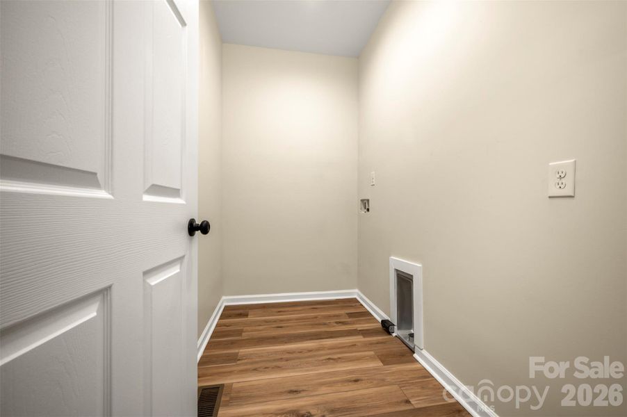 Spacious, unfurnished interior of a new home in , Bostic (Image 24).