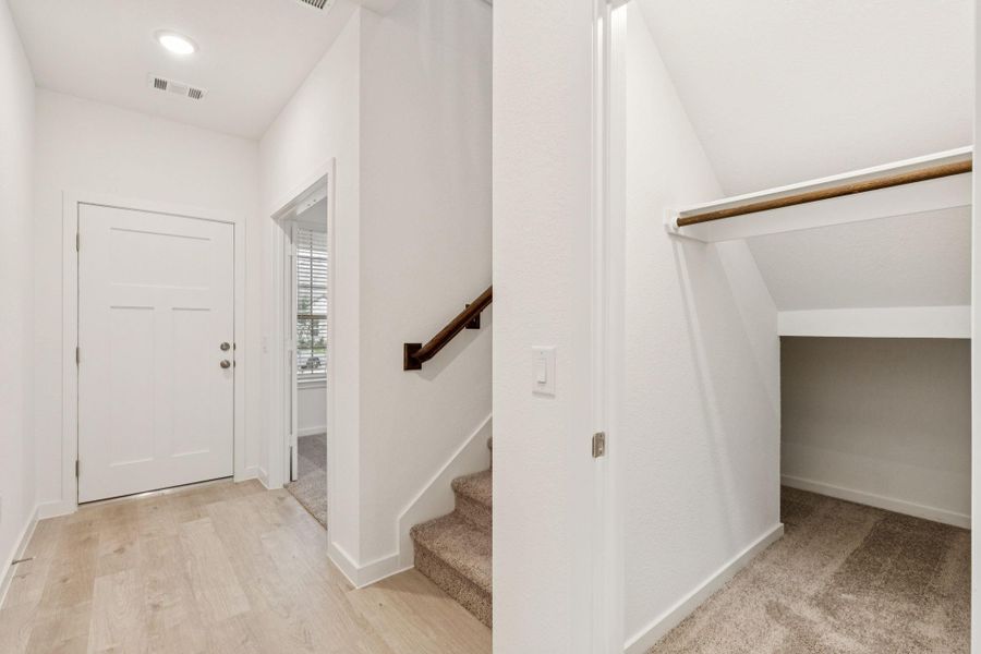 Spacious, unfurnished interior of a new home in Mavera, Conroe (Image 19).