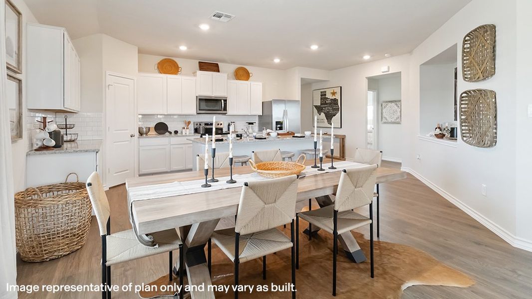 Furnished interior view inside a new home in Steele Creek, Cibolo (Image 8).