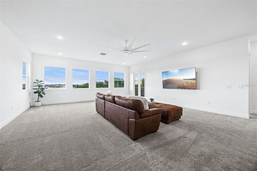 Furnished interior view inside a new home in , Winter Garden (Image 39).