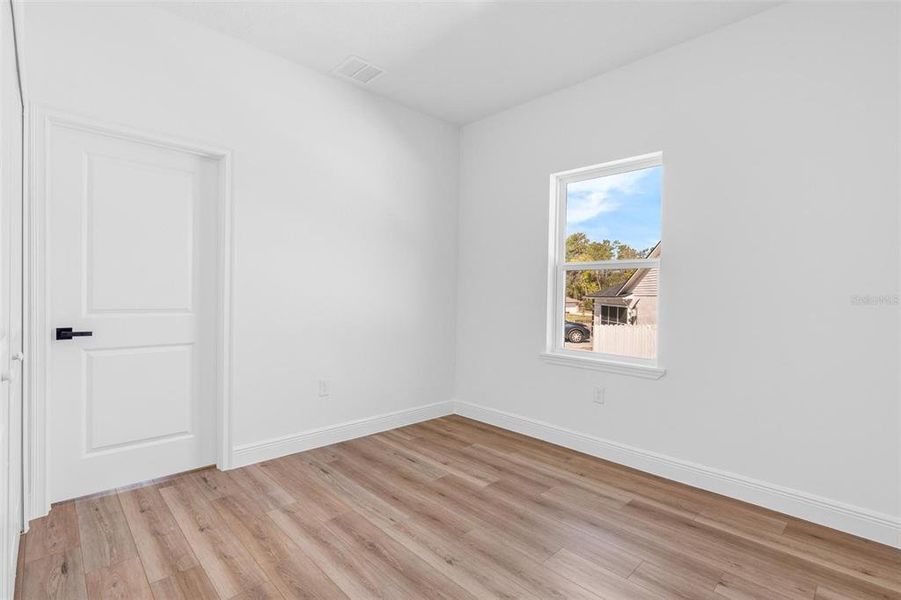 Spacious, unfurnished interior of a new home in , Ocala (Image 37).