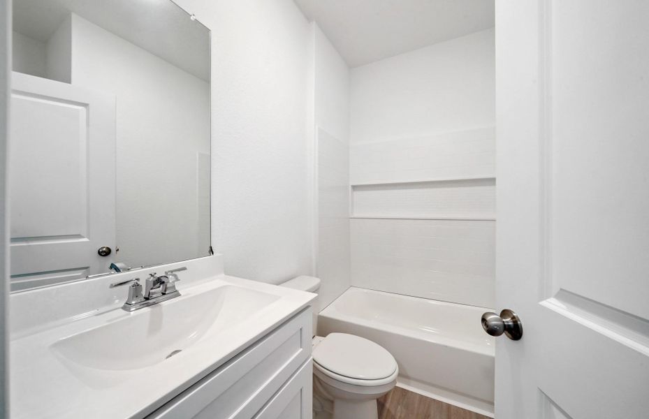 MODEL HOME images may NOT be consistent with the finished product. MODEL HOME images may NOT be consistent with the finished product.