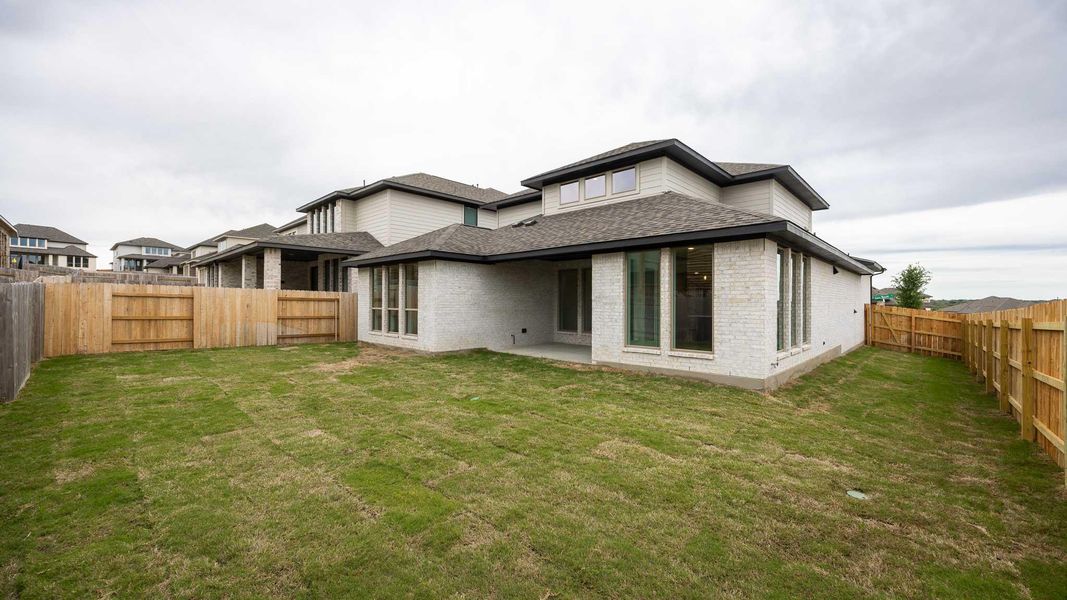 Exterior details and patio area of a home in Flora, Hutto (Image 3).